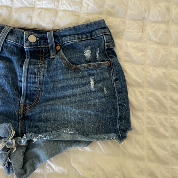 Levi’s 501 denim cutoff - Picture 2 of 9